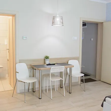 Sziriusz Apartmanhaz Gyula Exterior photo